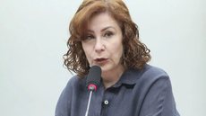 Defesa pede mais tempo para avaliar documentos e Justiça italiana mantém a ex-deputada Carla Zambelli presa. - Imagem: Reprodução/Câmara dos Deputados.