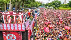 Especialistas alertam que aglomerações durante o Carnaval podem aumentar a disseminação da COVID-19 e outras doenças respiratórias. - Imagem: Divulgação / Prefeitura de São Paulo