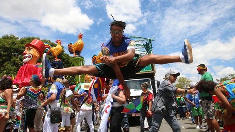 Carnaval deve injetar R$ 6,4 bilhões na economia paulista - Imagem: Reprodução / Agência Brasil / Rovena Rosa