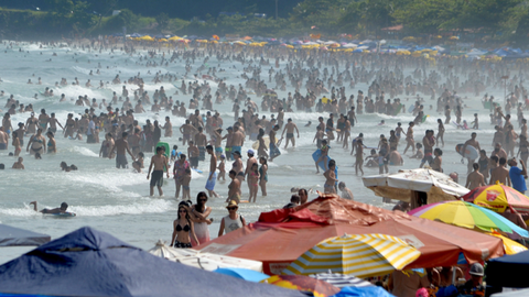 Carnaval e praias lotadas: saúde em primeiro lugar - Imagem: Reprodução