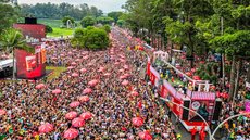A Prefeitura de São Paulo implementa medidas de hidratação com 2,2 milhões de copos d'água em 158 pontos durante os dias de folia. - Imagem: Divulgação / Prefeitura de São Paulo
