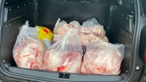 Abatedouro clandestino misturava carne de cavalo em linguiça e vendia para restaurantes - Imagem: divulgação / Polícia Civil