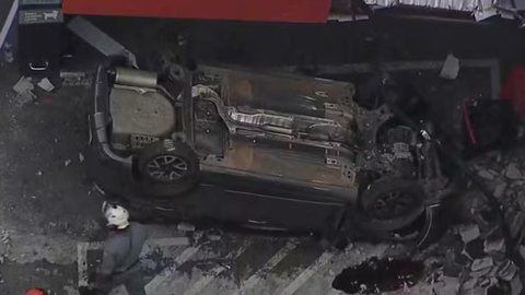 Corpo de Bombeiros foi acionado após queda - Imagem: Reprodução / TV Globo