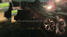 Carro na contramão causa destruição e deixa motorista morto na SP-300 - Imagem: Divulgação / Artesp