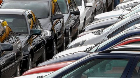 Governo federal anuncia R$ 300 milhões em descontos para carros sustentáveis - Imagem: reprodução