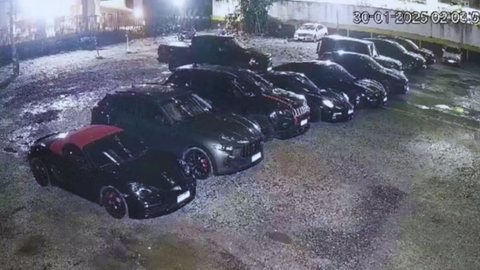 Seis veículos da marca Porsche foram furtados em estacionamento na Vila Olímpia, mas quatro já foram recuperados pela polícia. - Imagem: Reprodução | Câmeras de segurança