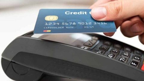 Nova fraude do cartão de crédito em compras por aproximação - Imagem: reprodução Twitter @andreczero