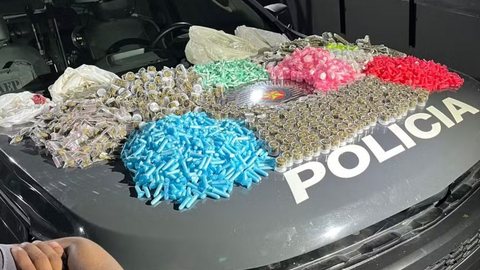 Casal é preso com quantidade exorbitante de drogas em São José dos Campos - imagem: Divulgação / Polícia Militar