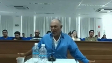 Vídeo da audiência mostra pai relatando agressões ao genro para proteger a filha - Imagem: Reprodução | TJ-BA
