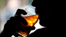 Alerta: Bebidas adulteradas com metanol podem ser fatais mesmo em pequenas doses - Imagem: Reprodução
