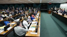 Votação inclui nomes como Verônica Sterman e Carlos Augusto Pires Brandão - Imagem: Reprodução / Agência Brasil / Lula Marques
