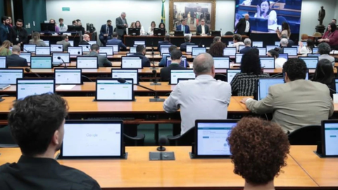 Deputados da CCJ aprovaram a admissibilidade da PEC 32/2015, que propõe reduzir a maioridade penal para 16 anos - Imagem: Reprodução