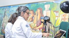 Processo de restauração da obra "As Mulatas", de Di Cavalcanti - Imagem: Reprodução / Agência Brasil / Wallisson Breno