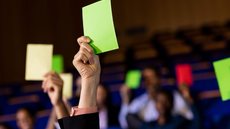 Política, advocacia e imprensa unidas em um legado de mais de três décadas - Imagem: Reprodução/Freepik