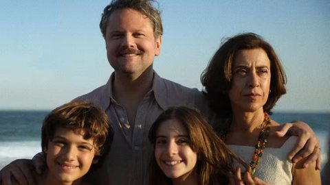 Filme é baseado no livro escrito por Marcelo Rubens Paiva, filho do político Rubens Paiva - Imagem: Divulgação / Sony Pictures