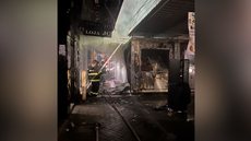 Causas do incêndio ainda são desconhecidas - Imagem: Divulgação / Corpo de Bombeiros