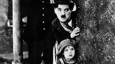 Entre os destaques estão clássicos como 'O Grande Ditador' e 'Luzes da Ribalta', além de curtas-metragens históricos - Imagem: Reprodução / X / @MultiversoTM