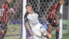 Gol de Charles para abrir o placar no Barradão - (Foto: Jhony Pinho/AGIF)