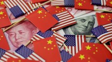 As tensões comerciais entre as duas potências continuam a crescer, dificultando a possibilidade de uma resolução pacífica. - Imagem: Reprodução | Freepik