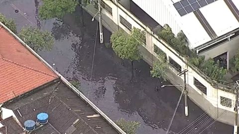 Chuva provoca pontos de alagamento em SP - Imagem: Reprodução / TV Globo