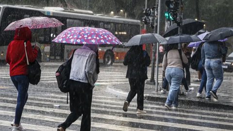 Cidades como Itanhaém e Porto Feliz registraram os maiores índices de precipitação - Imagem: Reprodução / Paulo Pinto / Agência Brasil