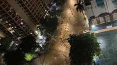 A imagem mostra a Rua Barão de São Francisco, na Vila Isabel, que ficou alagada após a tempestade no Rio de Janeiro - Imagem: reprodução redes sociais
