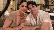 A atriz Claudia Raia ao lado do marido, o ator e dançarino Jarbas Homem de Mello - Imagem: Reprodução/Facebook