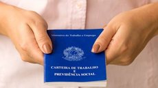 A proposta visa reduzir a carga semanal de trabalho de 44 para 40 horas, com novas escalas como 5×2 e 4×3. - Imagem: Reprodução | Freepik