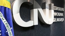 A nova norma do CNJ visa mitigar vieses discriminatórios e proíbe avaliações de traços pessoais - Imagem: Reprodução / Gil Ferreira / Agência CNJ