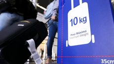 Comissão do Senado aprova projeto que impede taxas por bagagens de mão, seguindo a análise acelerada da Câmara - Imagem: Reprodução/Agência Brasil