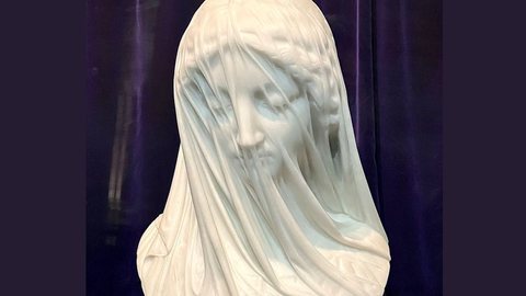 The Veiled Virgin , Giovanni Strazza, c. 1850. Mármore de Carrara - Imagem: Reprodução/Wikimedia Commons