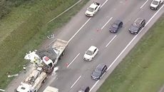 Colisão entre caminhão e carreta deixa motorista em estado crítico - Imagem: Reprodução / TV Globo