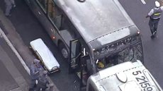 Cinco viaturas do Corpo de Bombeiros foram mobilizadas para atender a ocorrência - Imagem: Reprodução / Globoplay