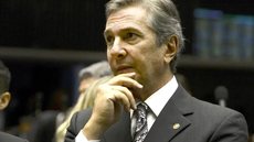 A solicitação inclui esclarecimentos sobre a ausência de exames relacionados à Doença de Parkinson entre 2019 e 2022 - Imagem: Reprodução / ABR; Valter Campanato / Agência Brasil