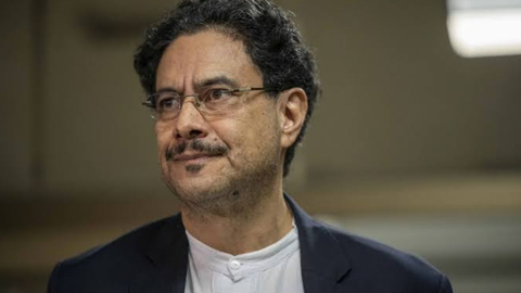 Iván Cepeda anunciou a contestação de cerca de 33 mil mesas eleitorais após o resultado preliminar apontar vitória apertada de Abelardo de la Espriella - Imagem: Reprodução