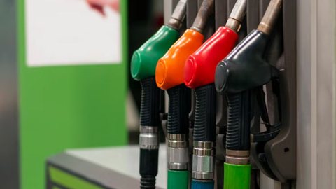 PCC avança na compra de postos de combustíveis em São Paulo, Bahia e Ceará - Imagem: reprodução Freepik