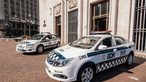 Viatura da GCM na entrada principal da prefeitura de SP - Imagem: Divulgação / Leon Rodrigues