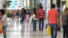 Apesar da queda em supermercados e móveis, o comércio varejista mostra sinais de recuperação e crescimento contínuo desde o início do ano - Imagem: Reprodução/Valter Campanato / Agência Brasil