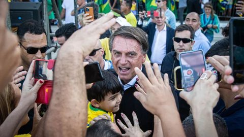 Bolsonaro cumpre pena de 27 anos por crimes como golpe de Estado e tentativa de abolição do Estado Democrático de Direito - Imagem: Reprodução / Hermes de Paula / O Globo