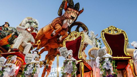Desfile da escola de samba Vai-Vai no Sambódromo do Anhembi - Imagem: Reprodução / Agência Brasil / Paulo Pinto