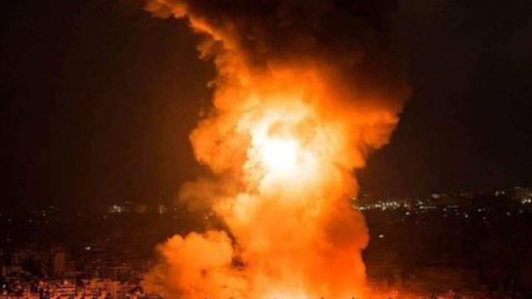 Israel ataca alvos no Irã em resposta a escalada de conflitos na região - Imagem: Reprodução / X @KCMagazine