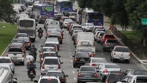 Volume de chuva já se aproxima da metade do esperado para fevereiro. - Imagem: Reprodução/Agência Brasil.
