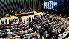 Governistas enfrentam um cenário desafiador após perder o controle da CPMI, levantando questões sobre sua capacidade de articulação - Imagem: Reprodução