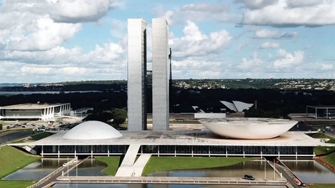 Pesquisa Futura/Apex mostra que Congresso Nacional e Supremo Tribunal Federal registram índices de desaprovação acima de 50% entre os brasileiros - Imagem: Reprodução