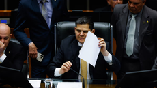 Congresso Nacional durante sessão que derrubou o veto presidencial e reativou projeto sobre penas dos envolvidos nos atos de 8 de janeiro - Imagem: Reprodução