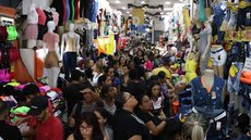 Movimento do comércio popular no Brás - Imagem: Reprodução / Agência Brasil / Rovena Rosa