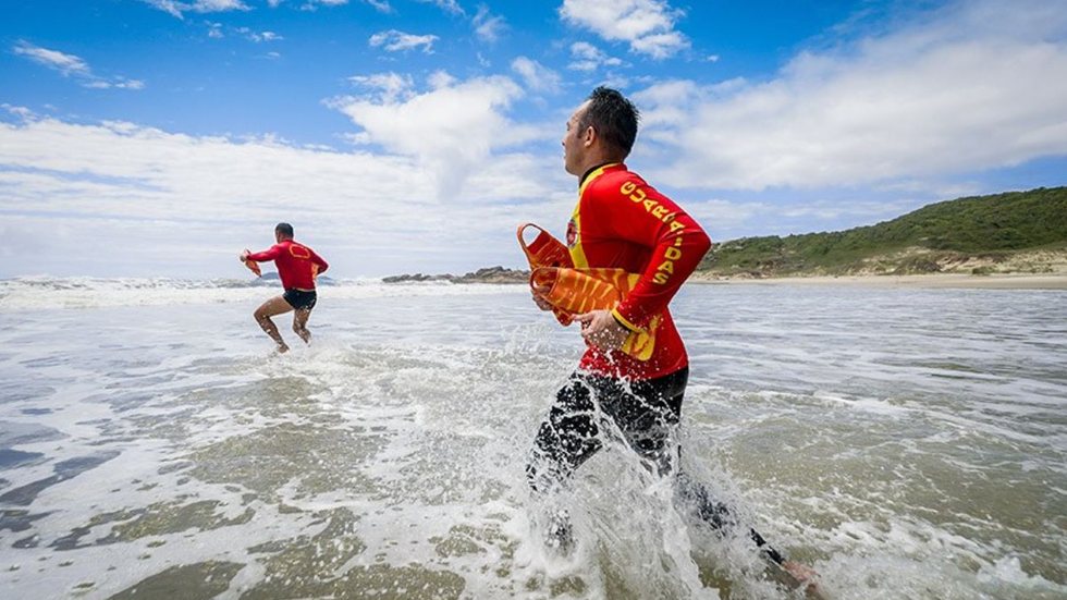 SP Amplia Segurança no Verão com 600 Guarda-Vidas Adicionais para Praias e Represas - Imagem: Divulgação/ Secom SC