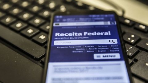 Cerca de R$ 700 milhões serão distribuídos a quem caiu na malha fina - Imagem: Reprodução / Marcello Casal Jr / Agência Brasil