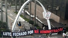 A Gaviões da Fiel, principal torcida do Corinthians, liderou manifestação que criticou gestões incompetentes e elitistas - Imagem: Reprodução / Redes Sociais