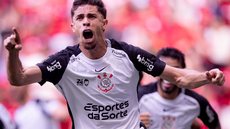 Gabriel Paulista comemora o primeiro gol do time no jogo desta tarde. - Imagem: Divulgação/Corinthians.